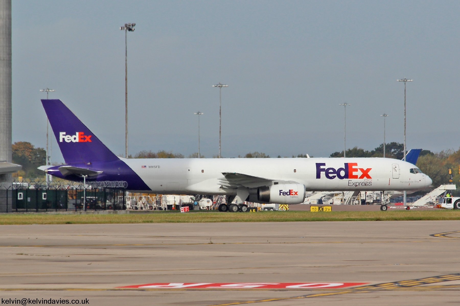 FedEx 757 N915FD
