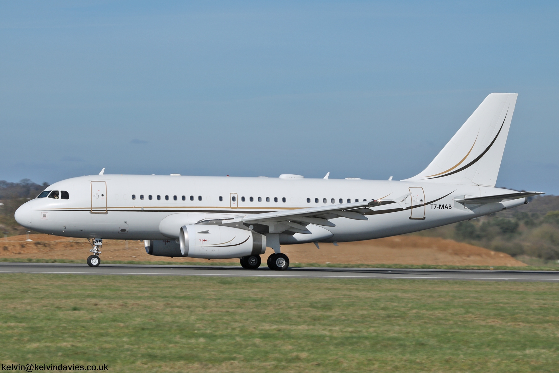 Glamor Aviation Airbus ACJ319 T7-MAB