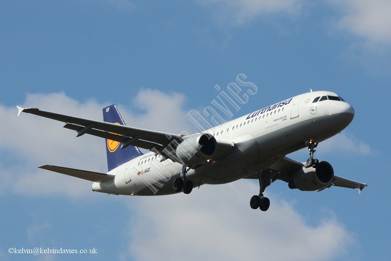 Lufthansa A320 D-AIQT