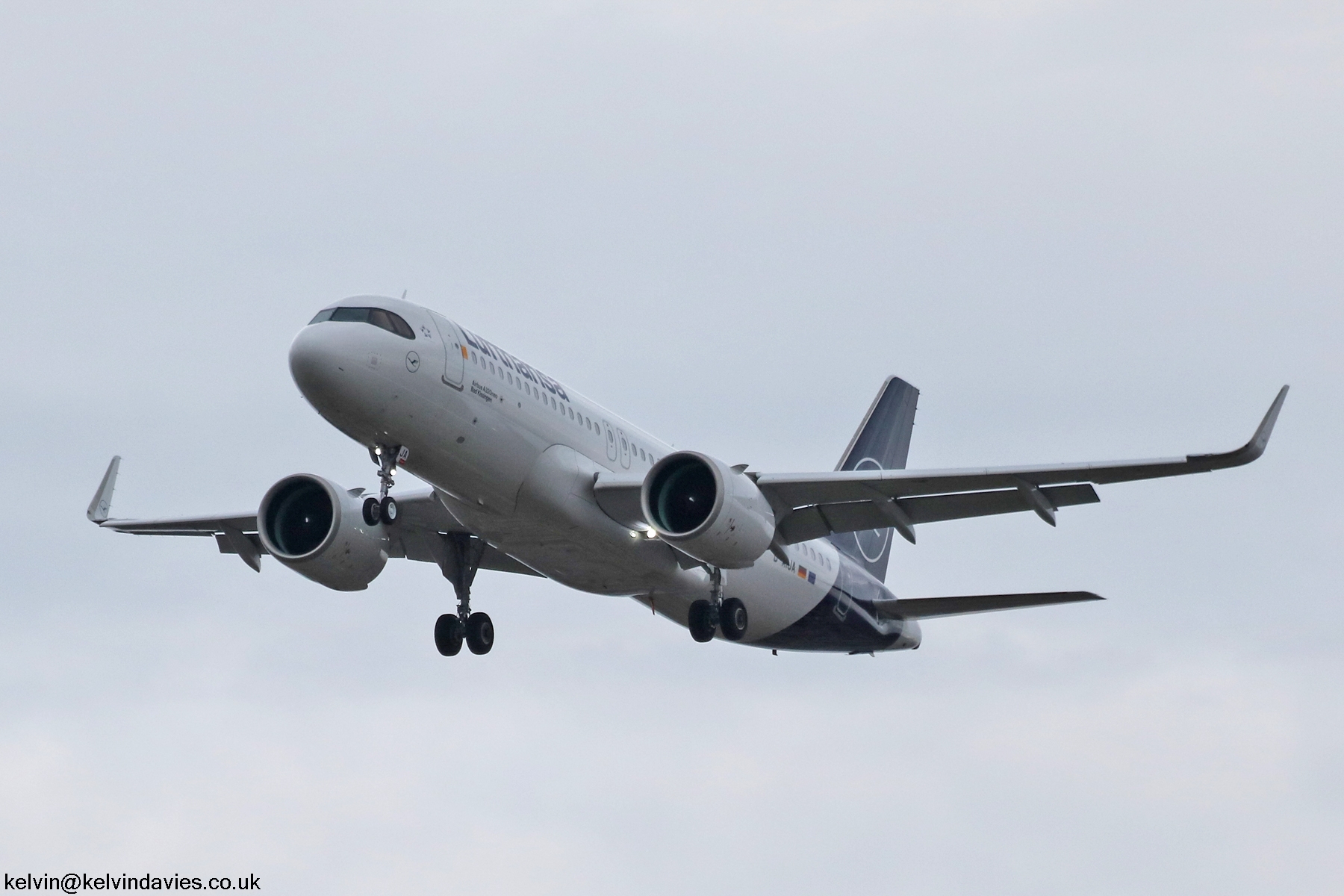 Lufthansa A320 NEO D-AIJA