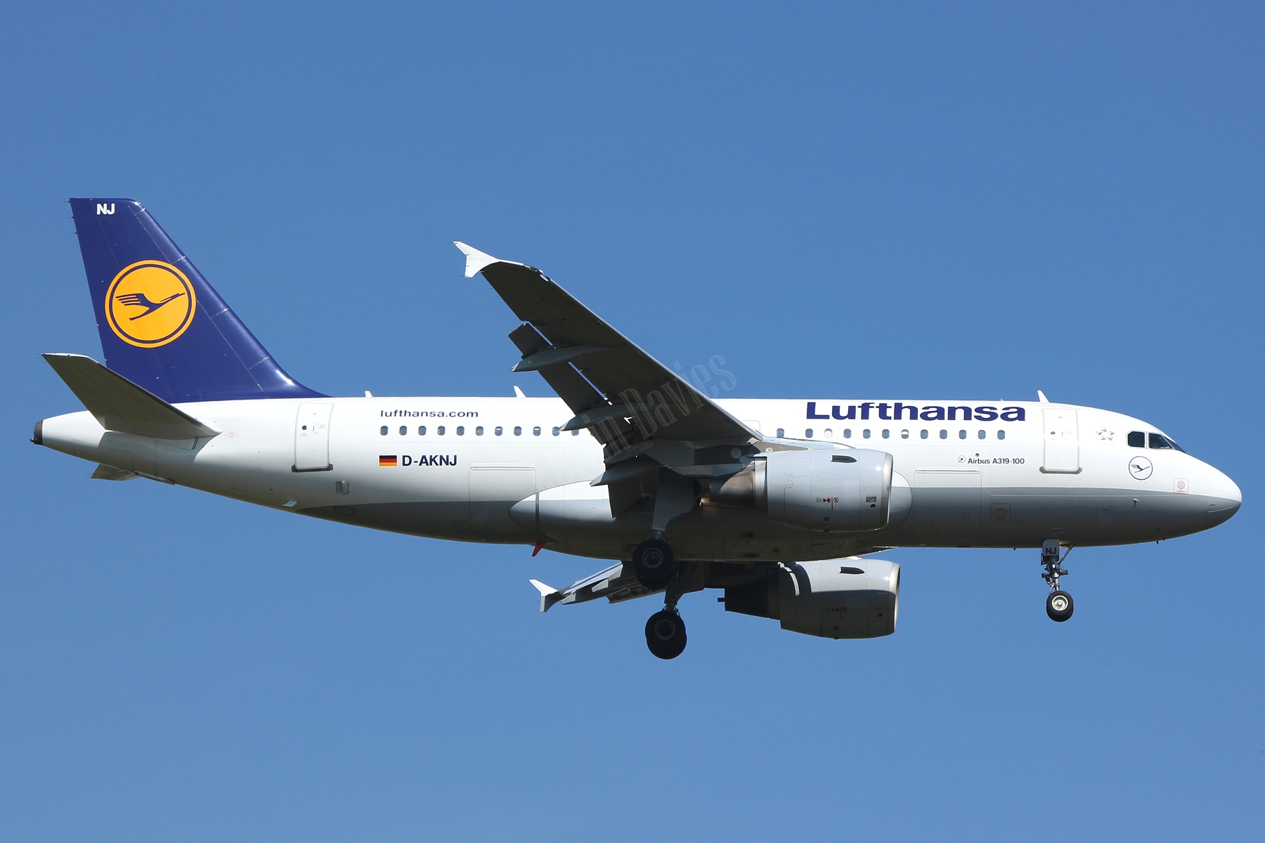 Lufthansa A319 D-AKNJ