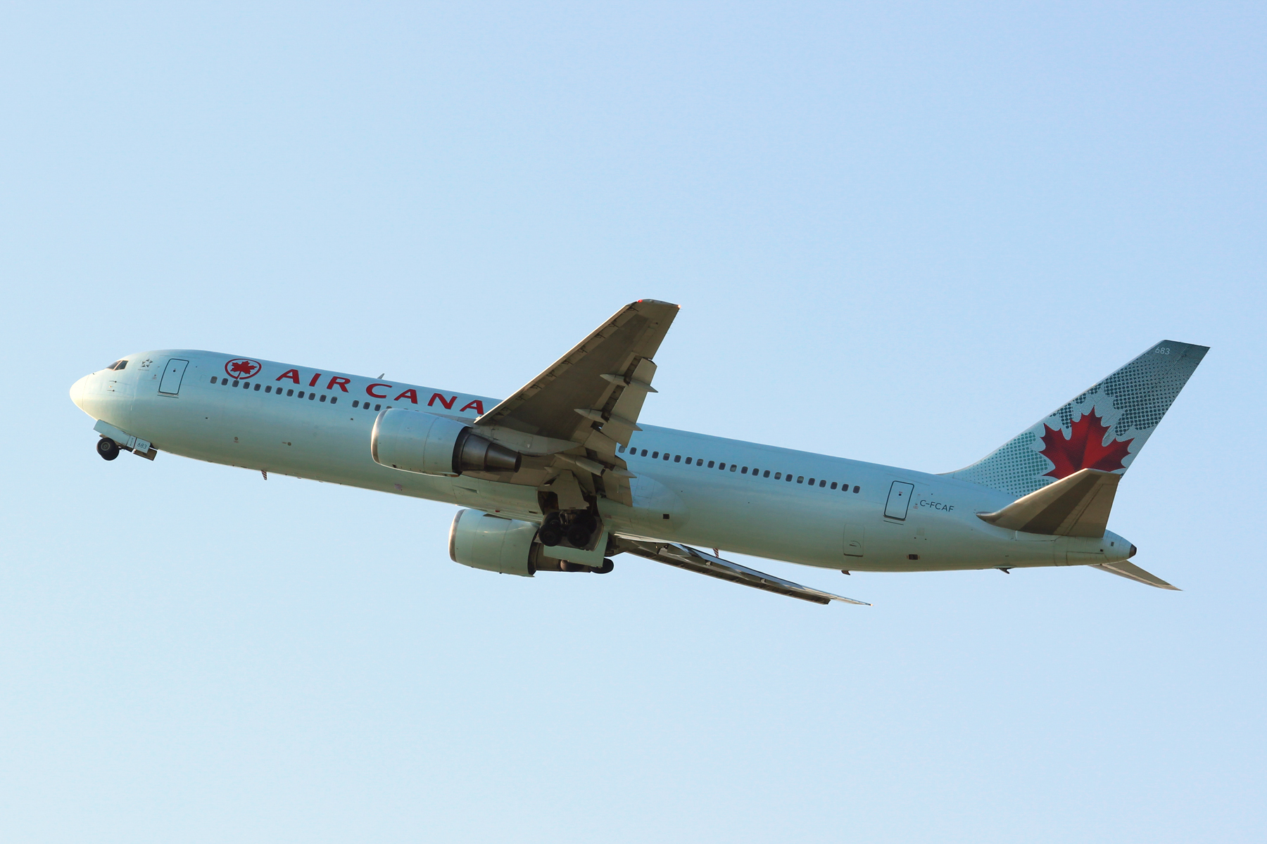 Air Canada 767 C-FCAF