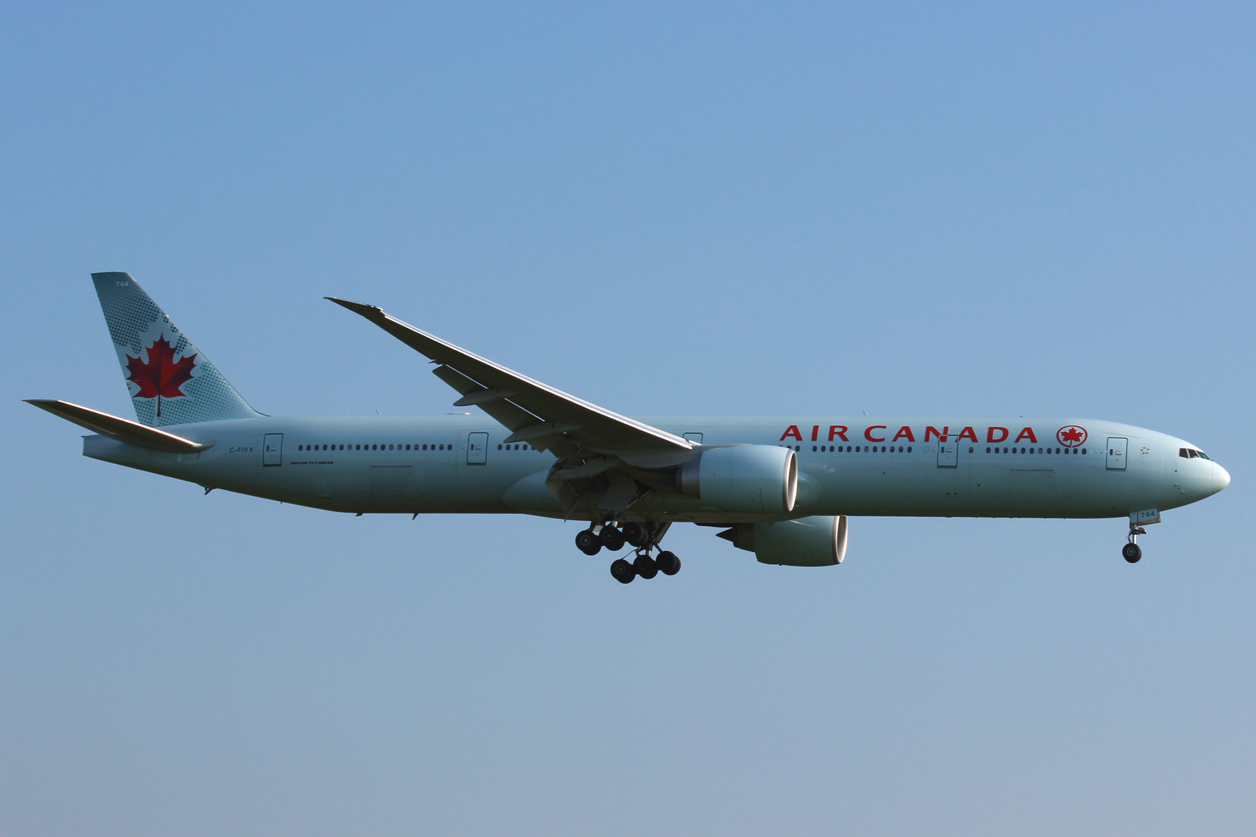 Air Canada 777 C-FIVX