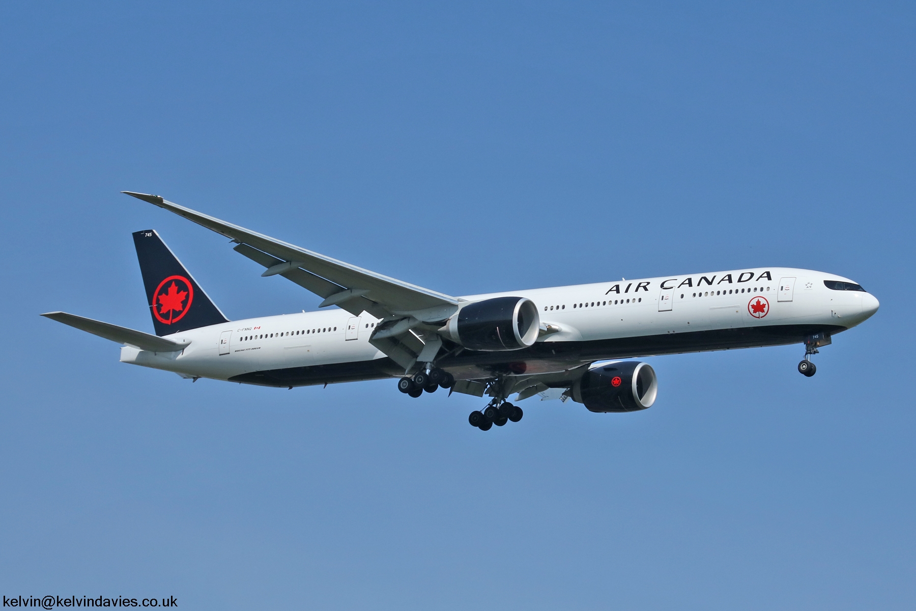 Air Canada 777  C-FNNQ