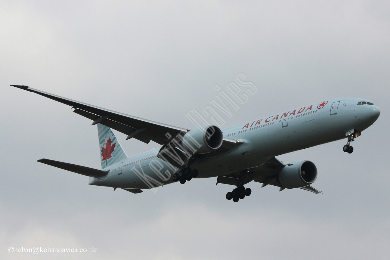 Air Canada 777 C-FIUW