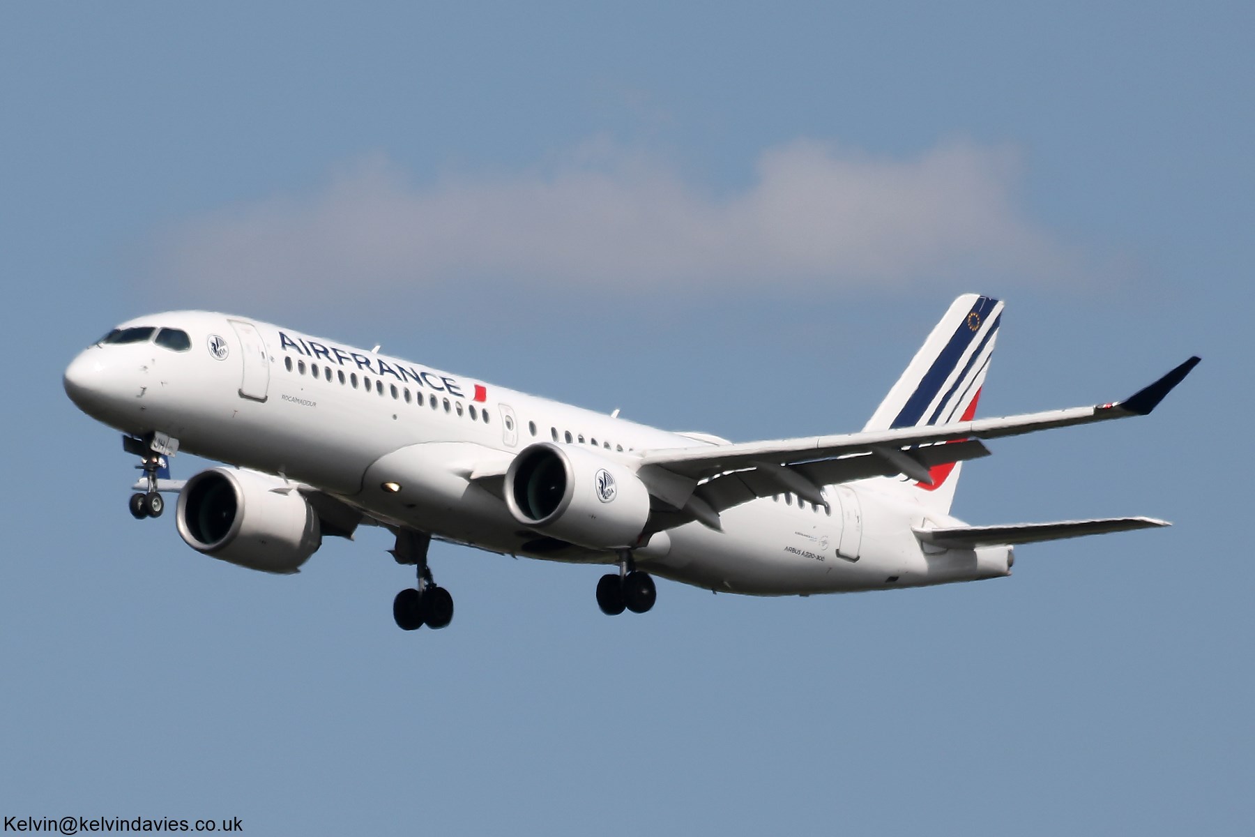 Air France A220 F-HZUZ