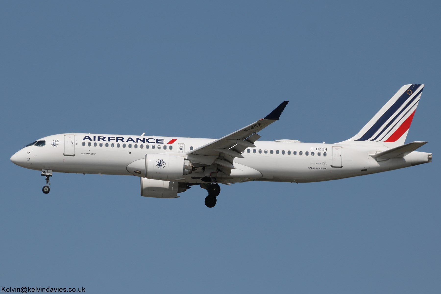 Air France A220 F-HZUZ