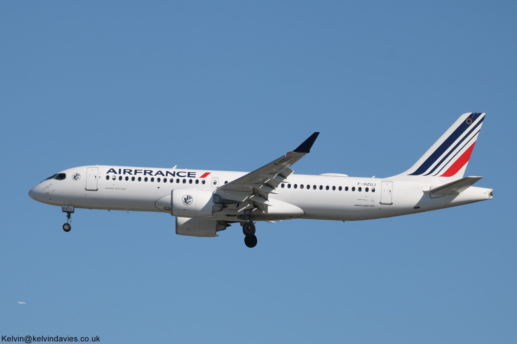 Air France A220 F-HZUJ