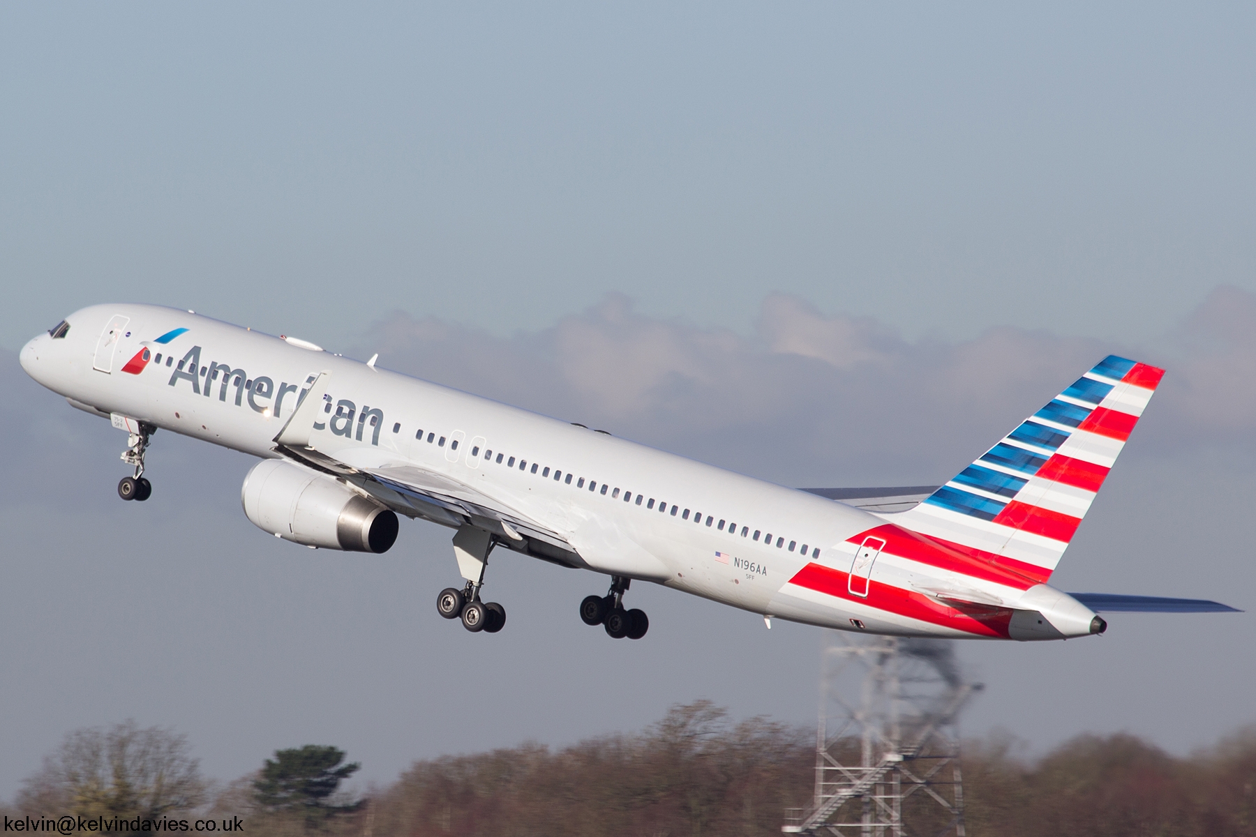 American Airlines 757 N196AA