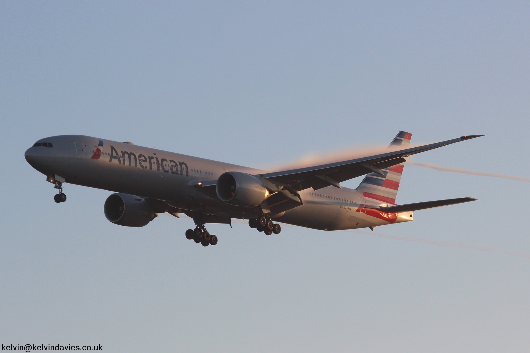American Airlines 777 N720AN