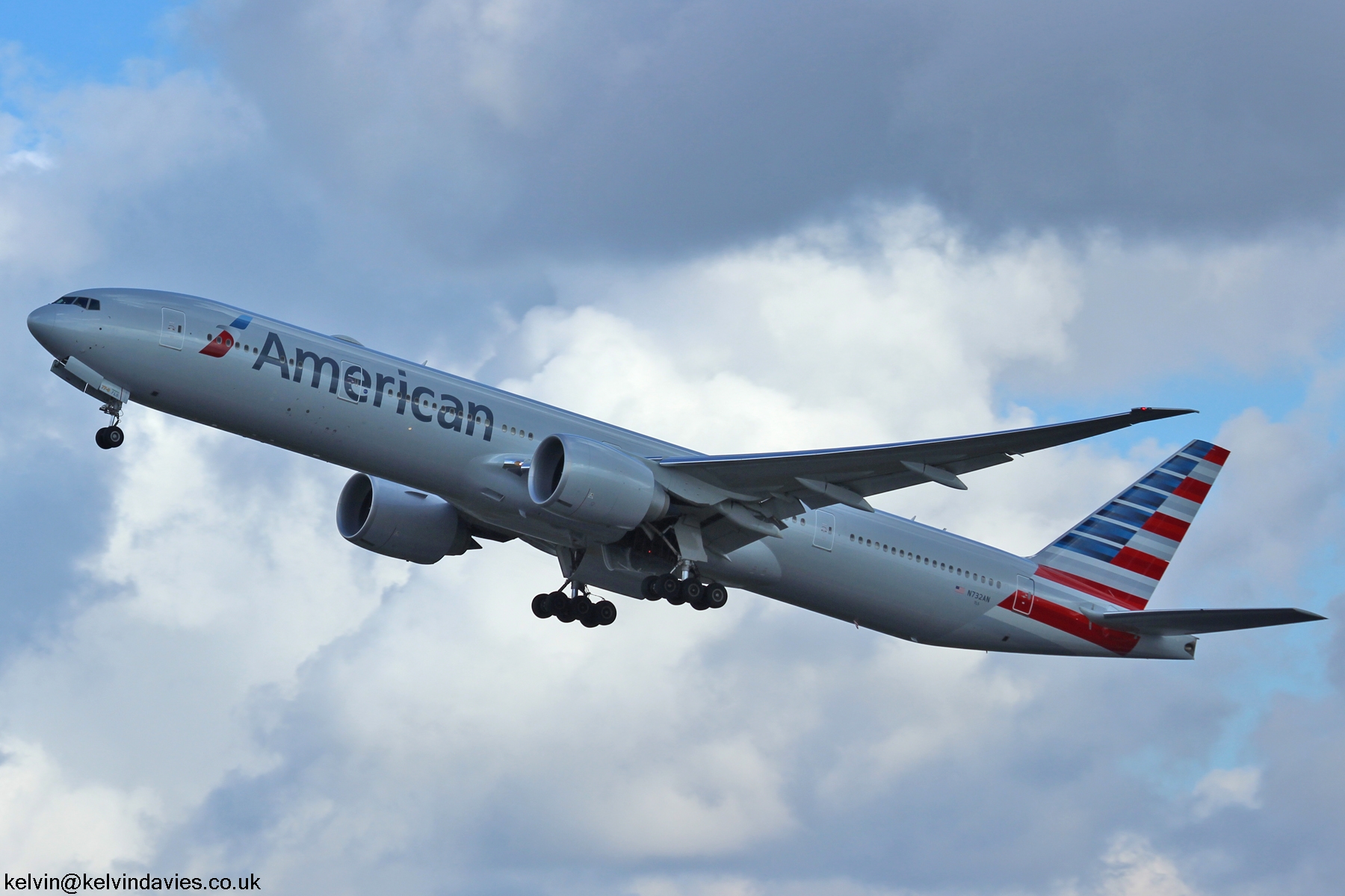 American Airlines 777 N732AN