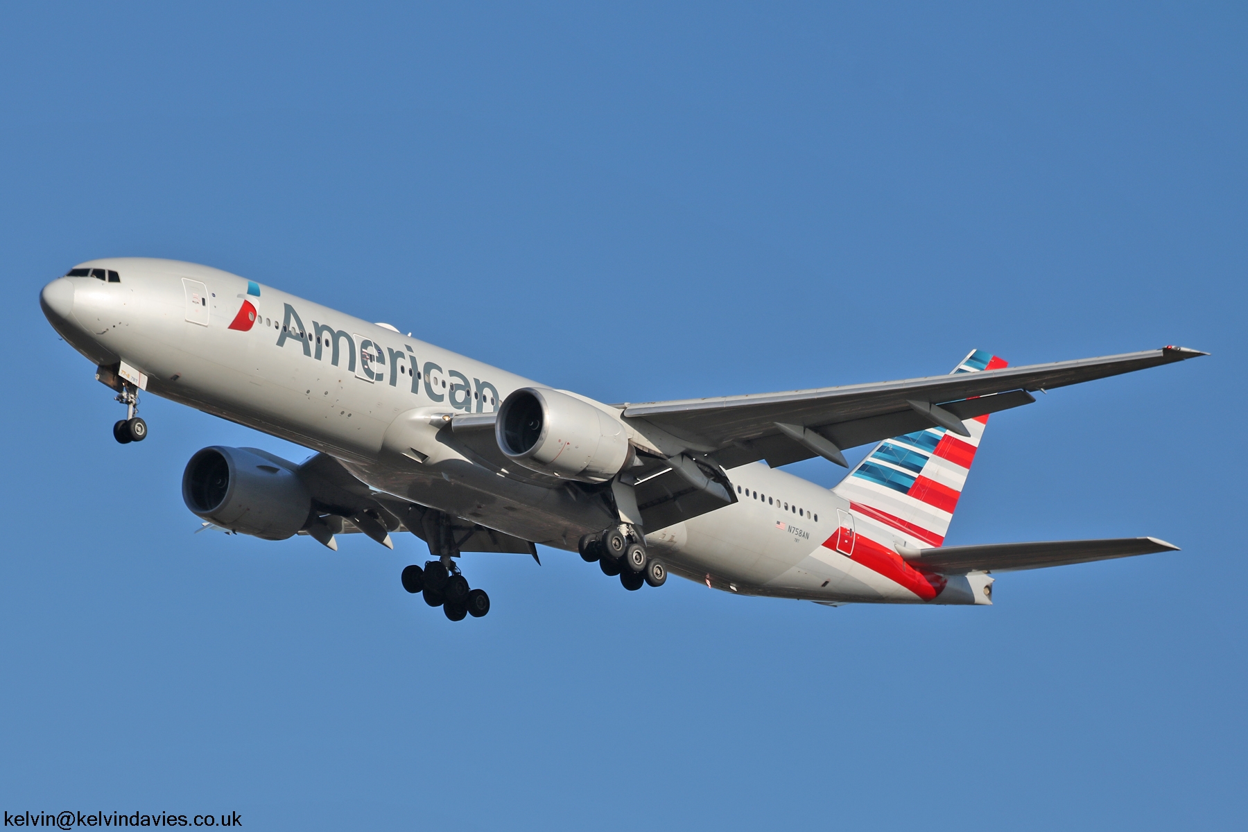 American Airlines 777 N758AN