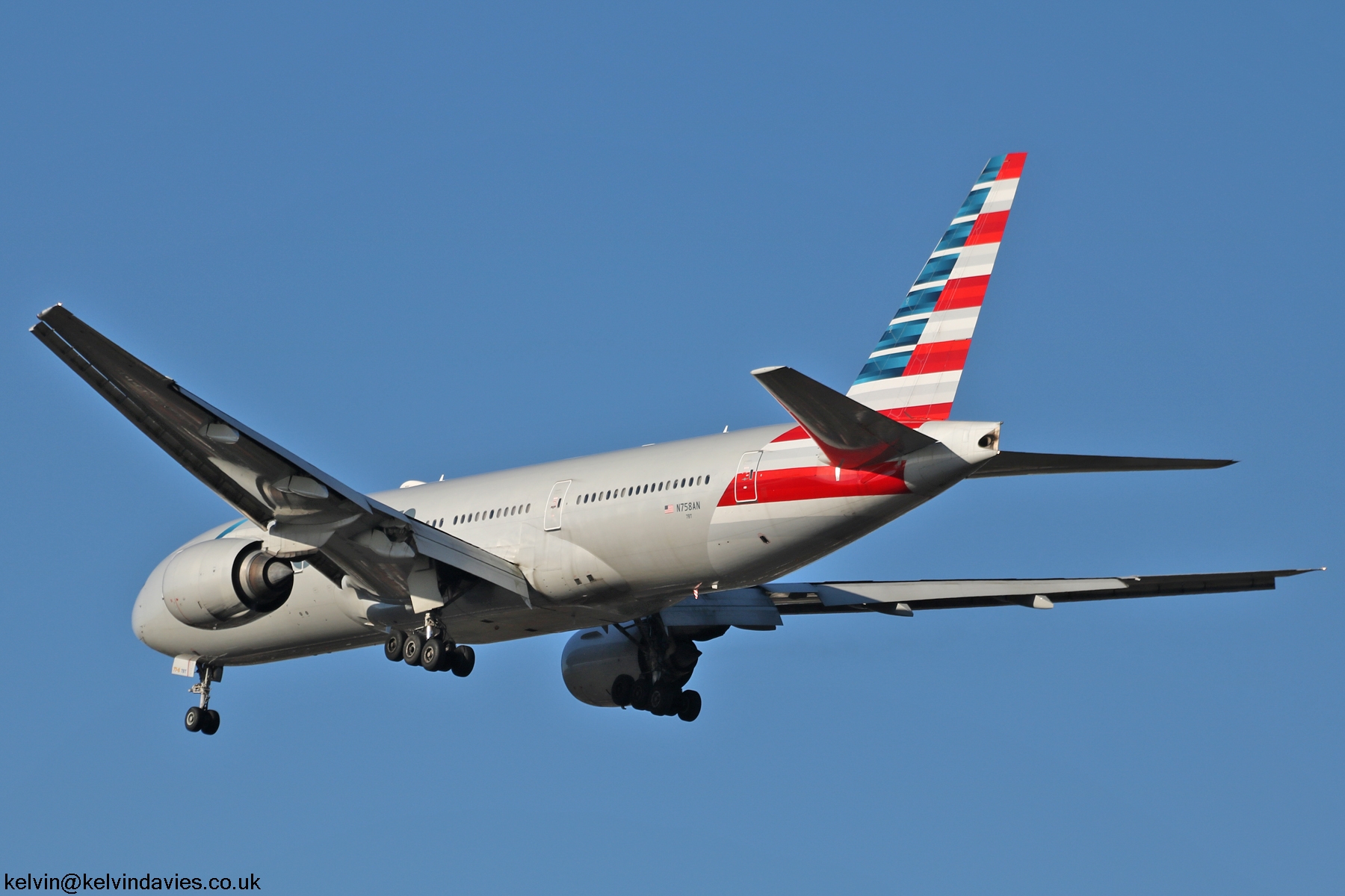 American Airlines 777 N758AN