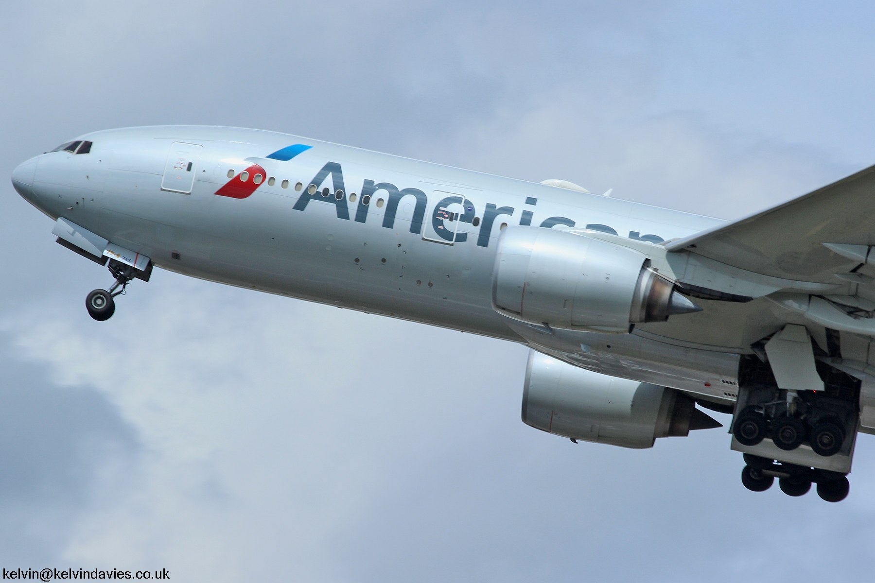 American Airlines 777 N785AN