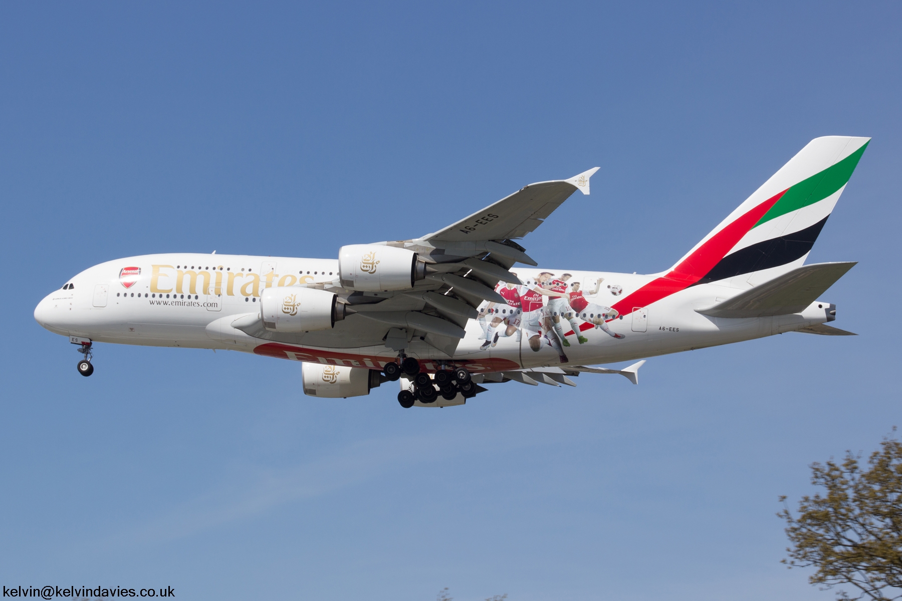 Emirates A380 A6-EES