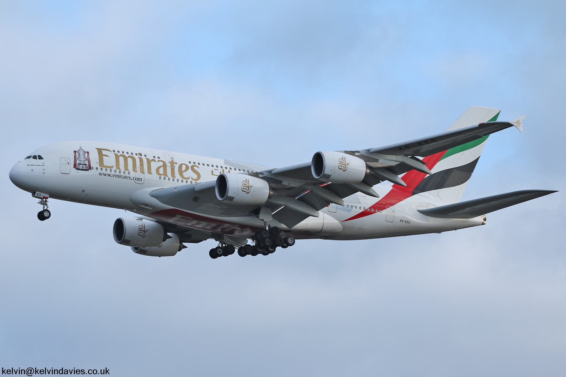 Emirates A388 A6-EES