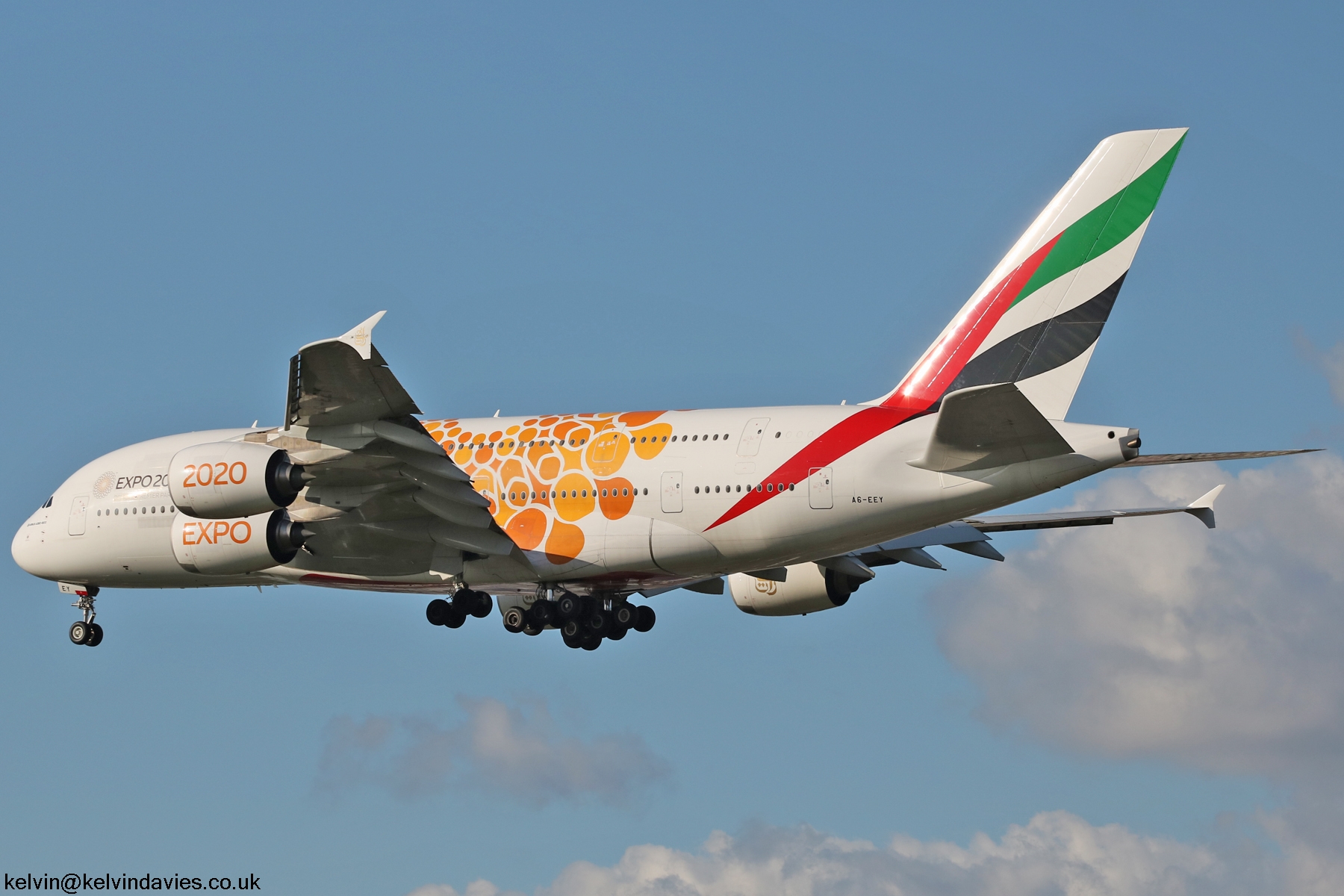 Emirates A380 A6-EEY