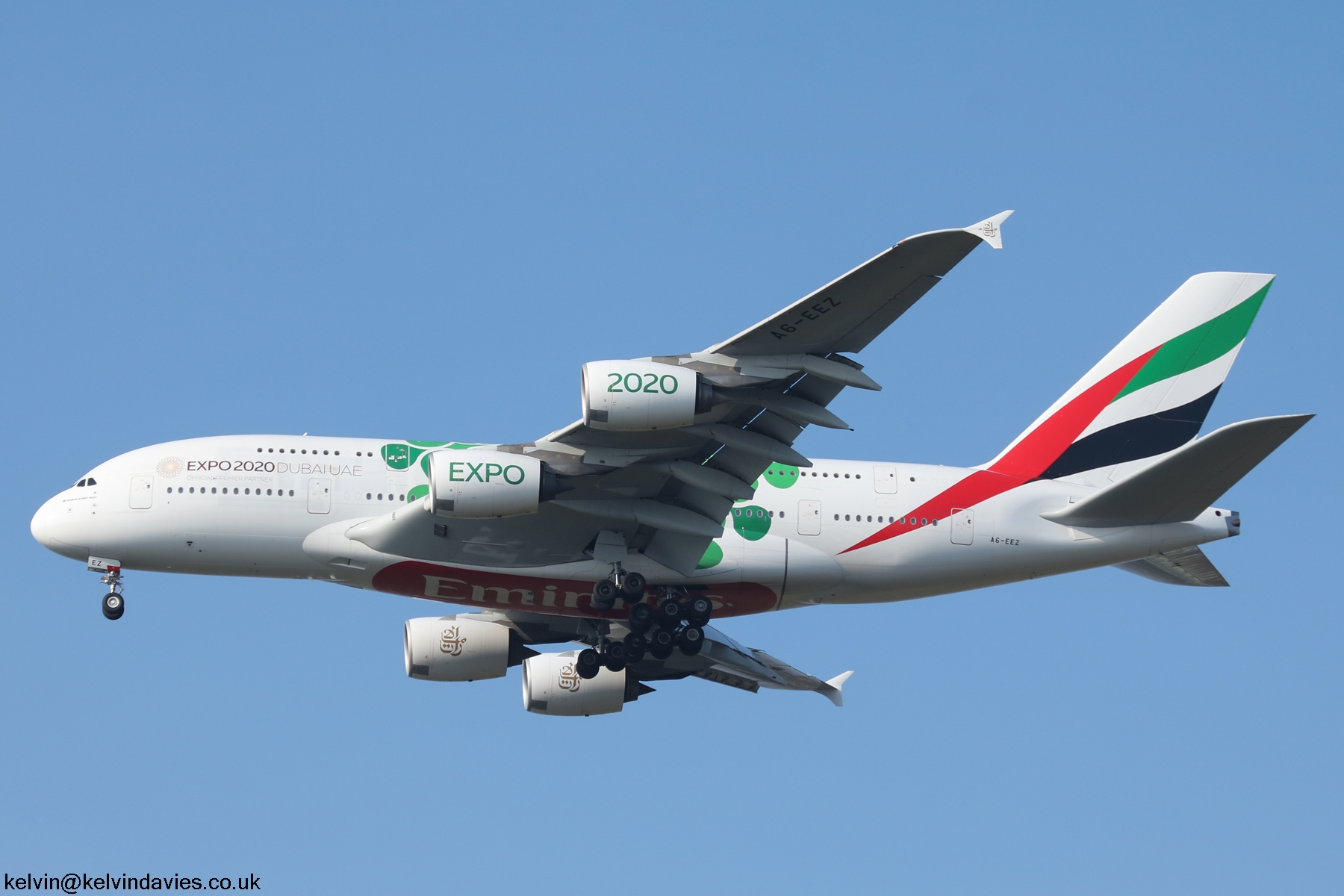 Emirates A380 A6-EEZ