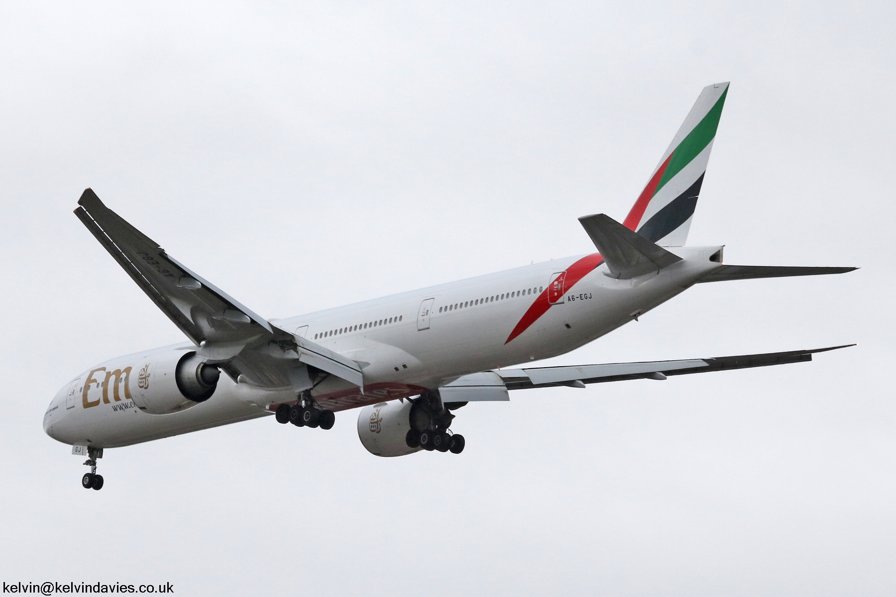 Emirates 777 A6-EGJ