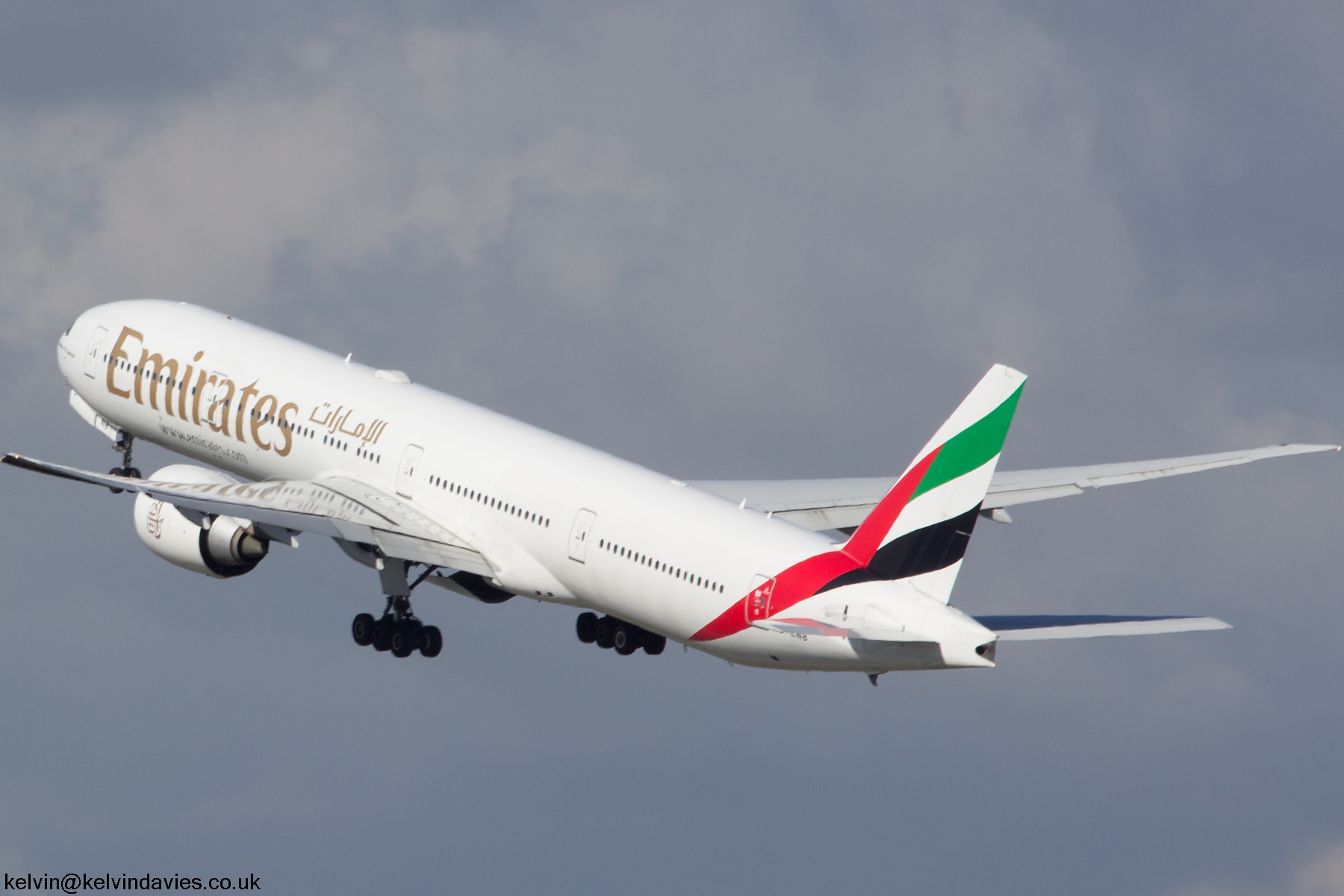 Emirates 777-300 A6-ENB