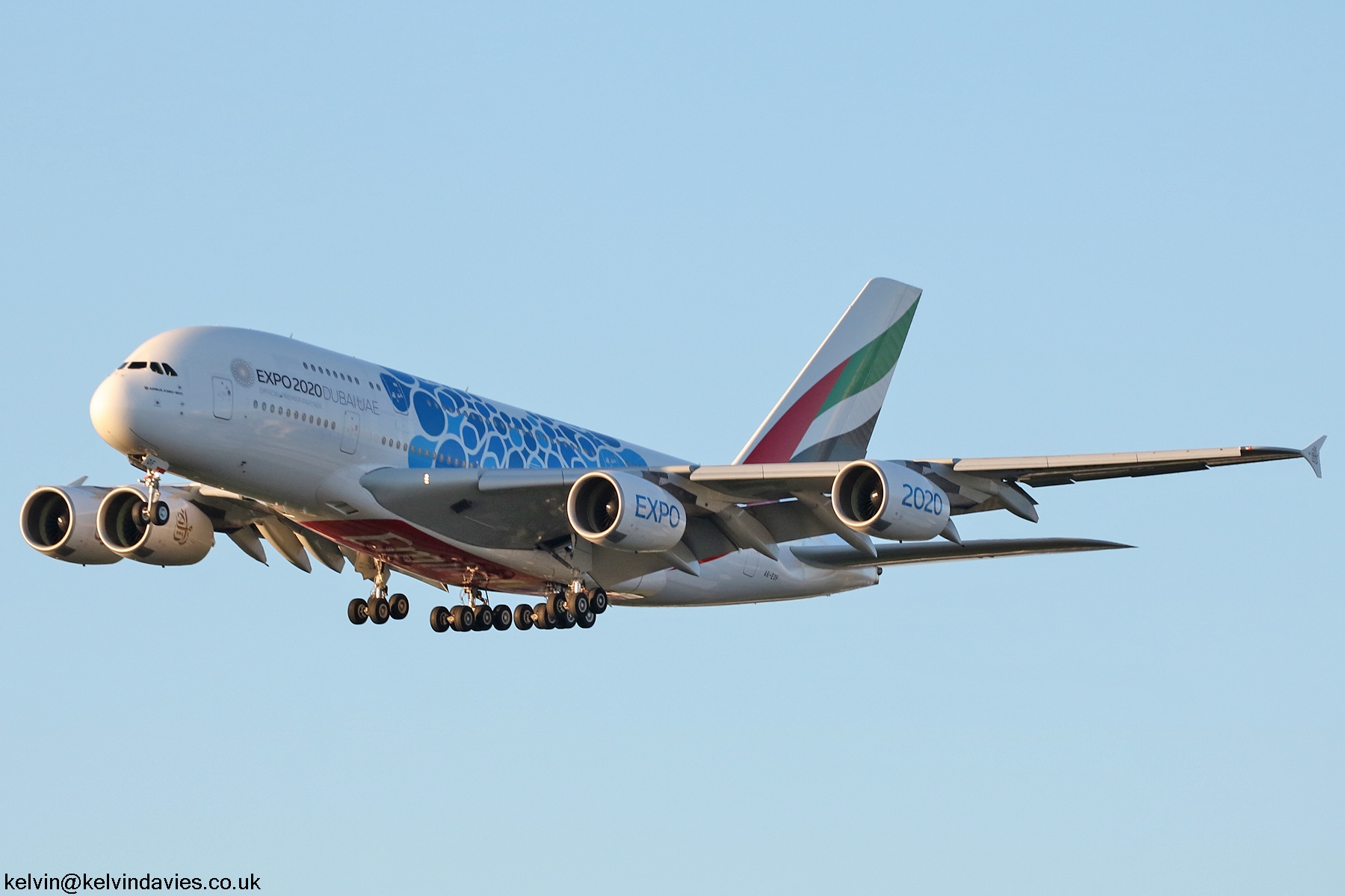 Emirates A380 A6-EOF