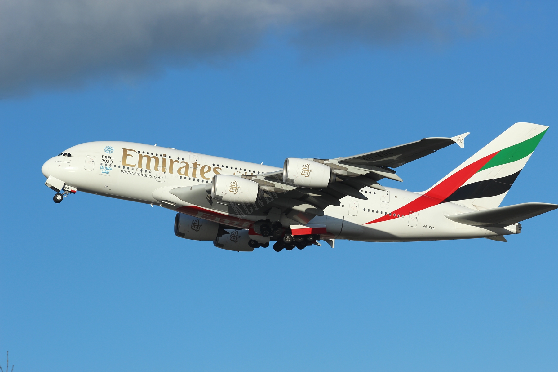 Emirates A380 A6-EDG