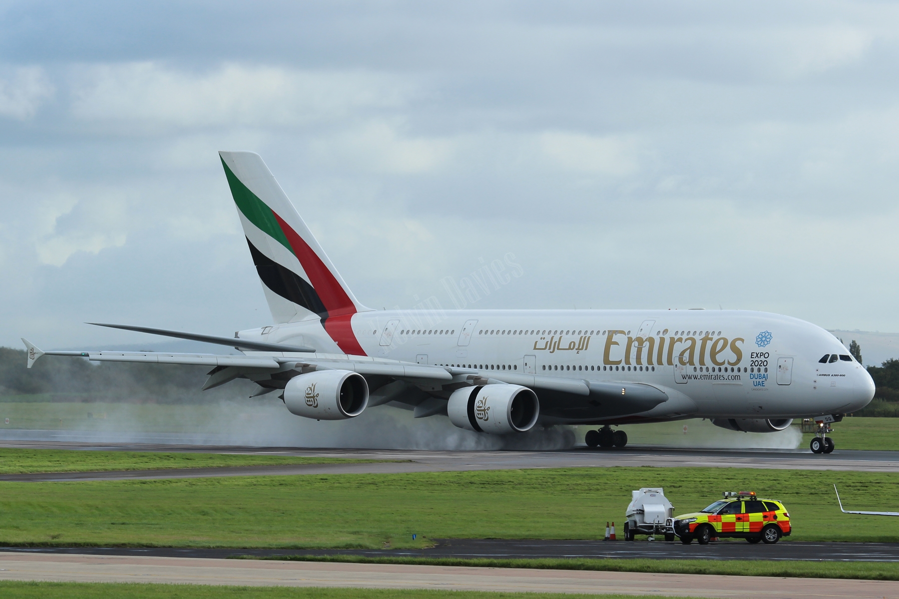 Emirates A380 A6-EDQ