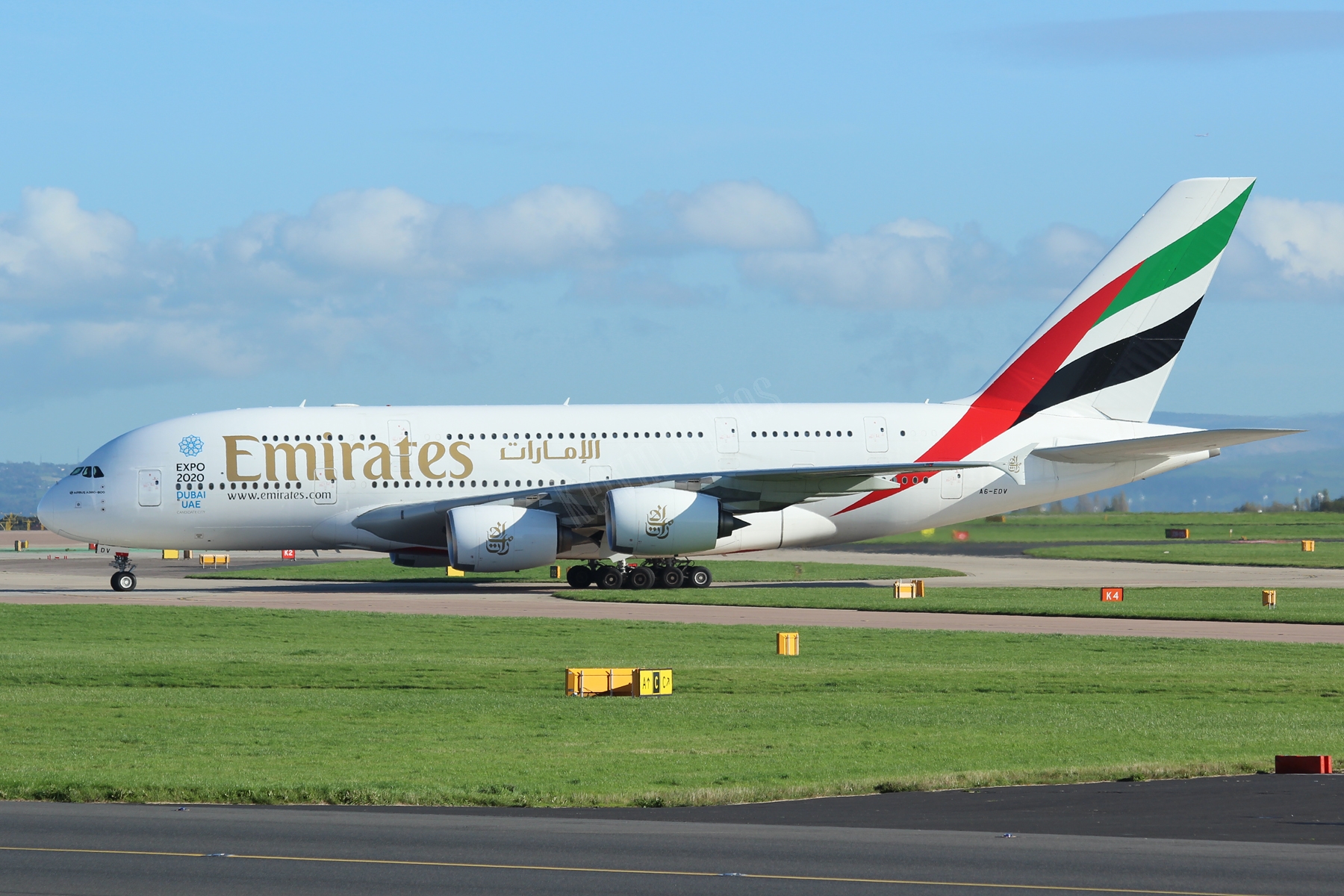 Emirates A380 A6-EDV