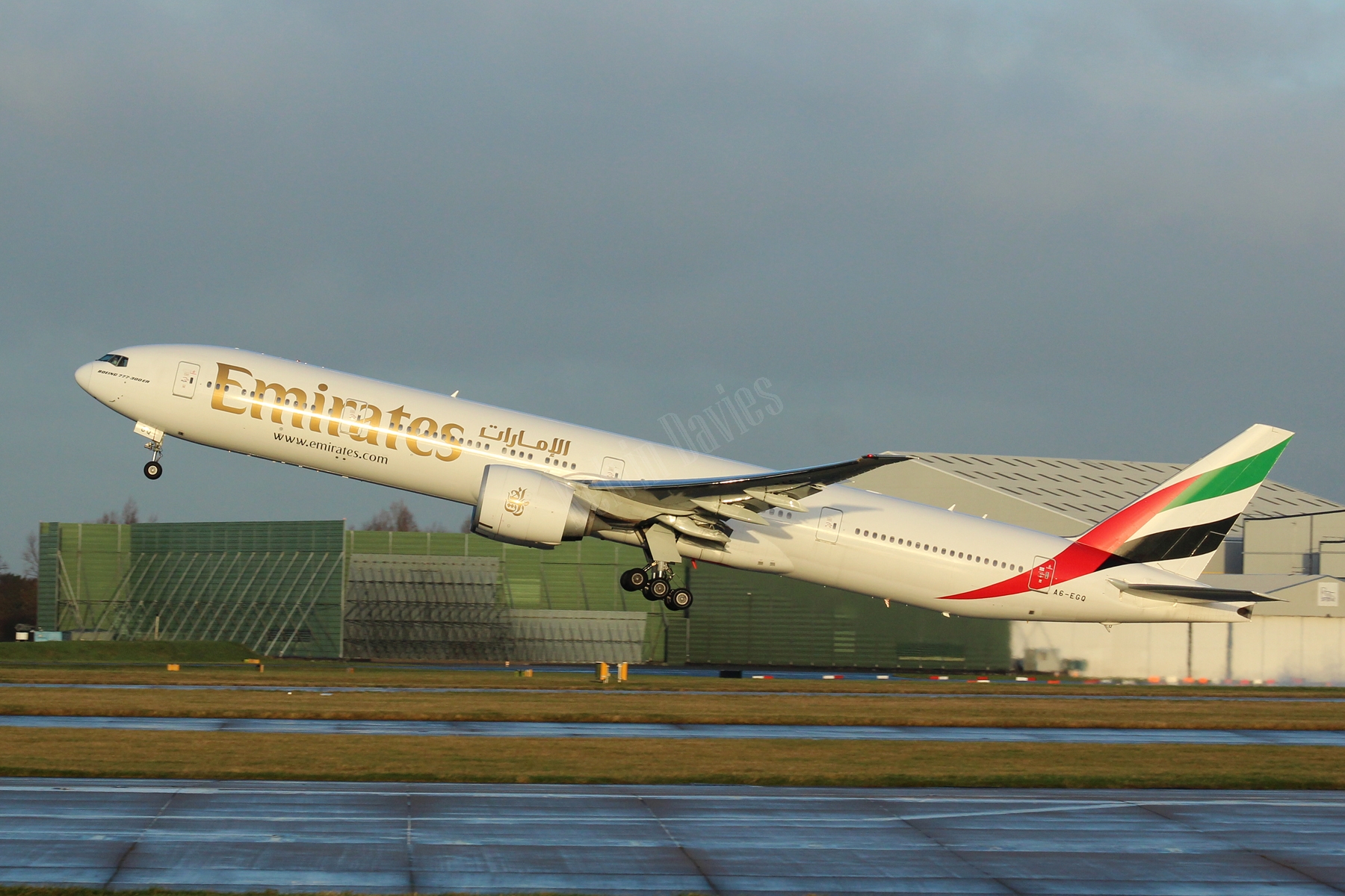 Emirates 777 A6-EGQ