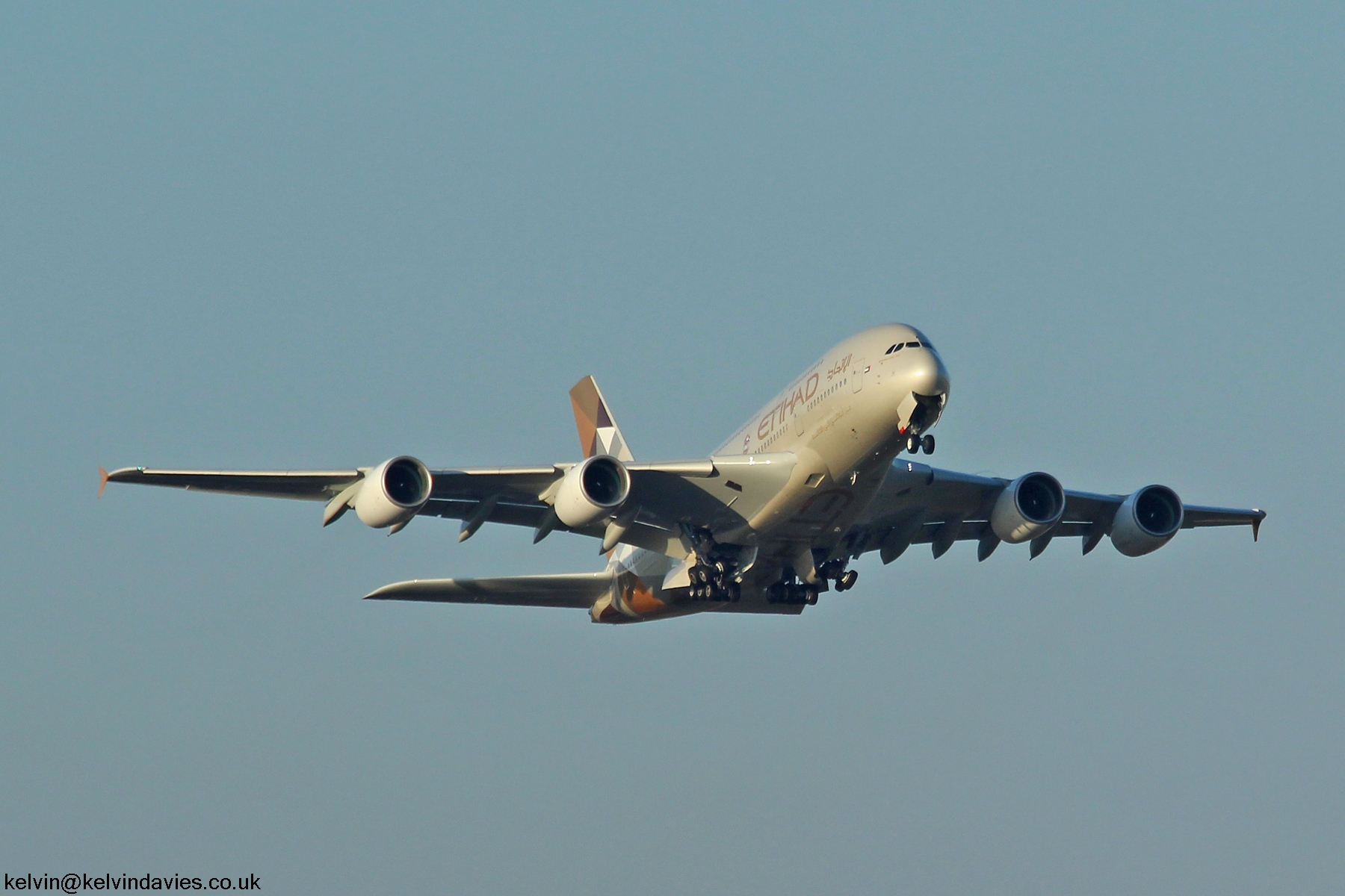 Etihad Airways A380 A6-APA