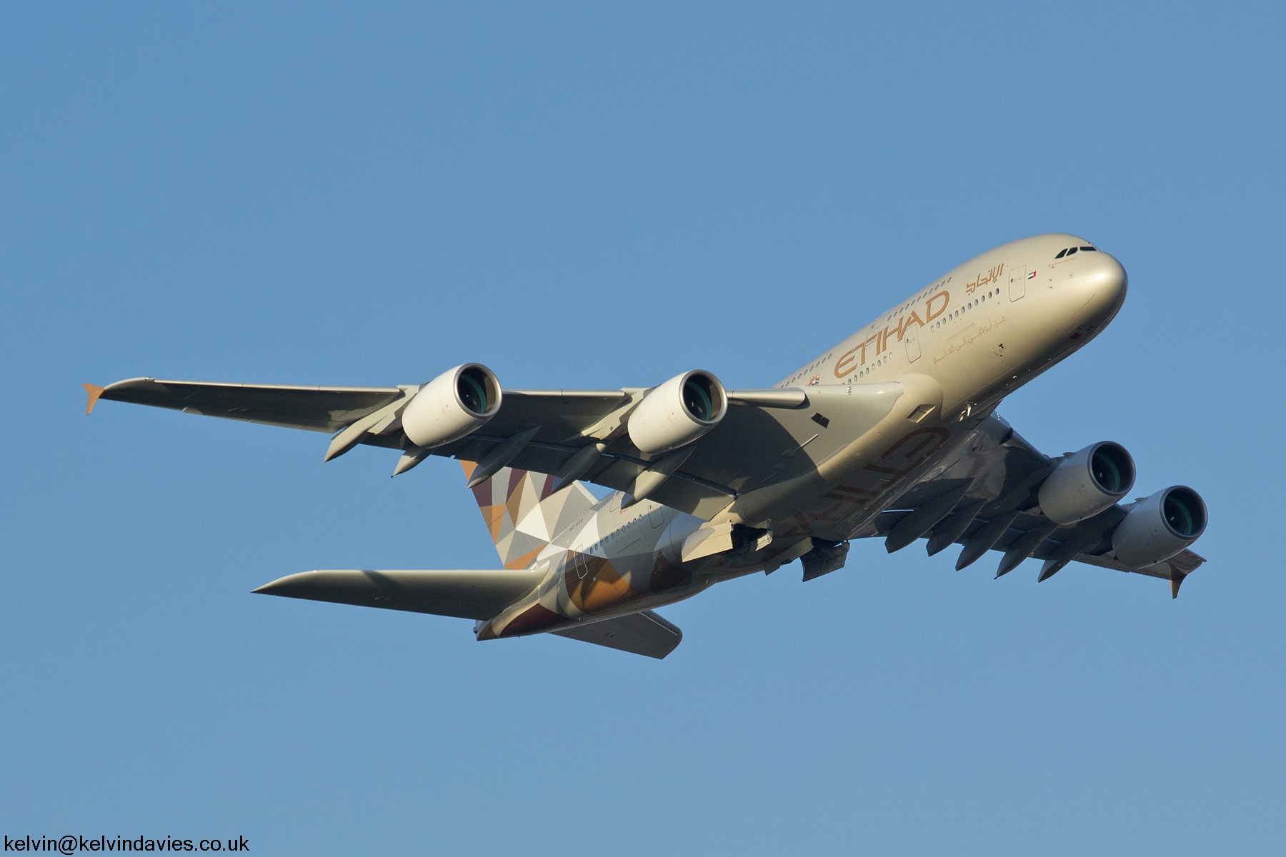 Etihad Airways A380 A6-APA