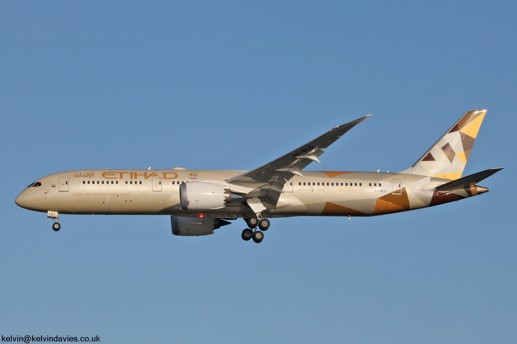 Etihad Airways 787 A6-BLQ