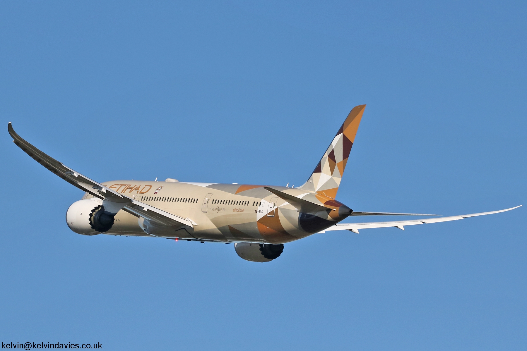 Etihad Airways 787 A6-BLS