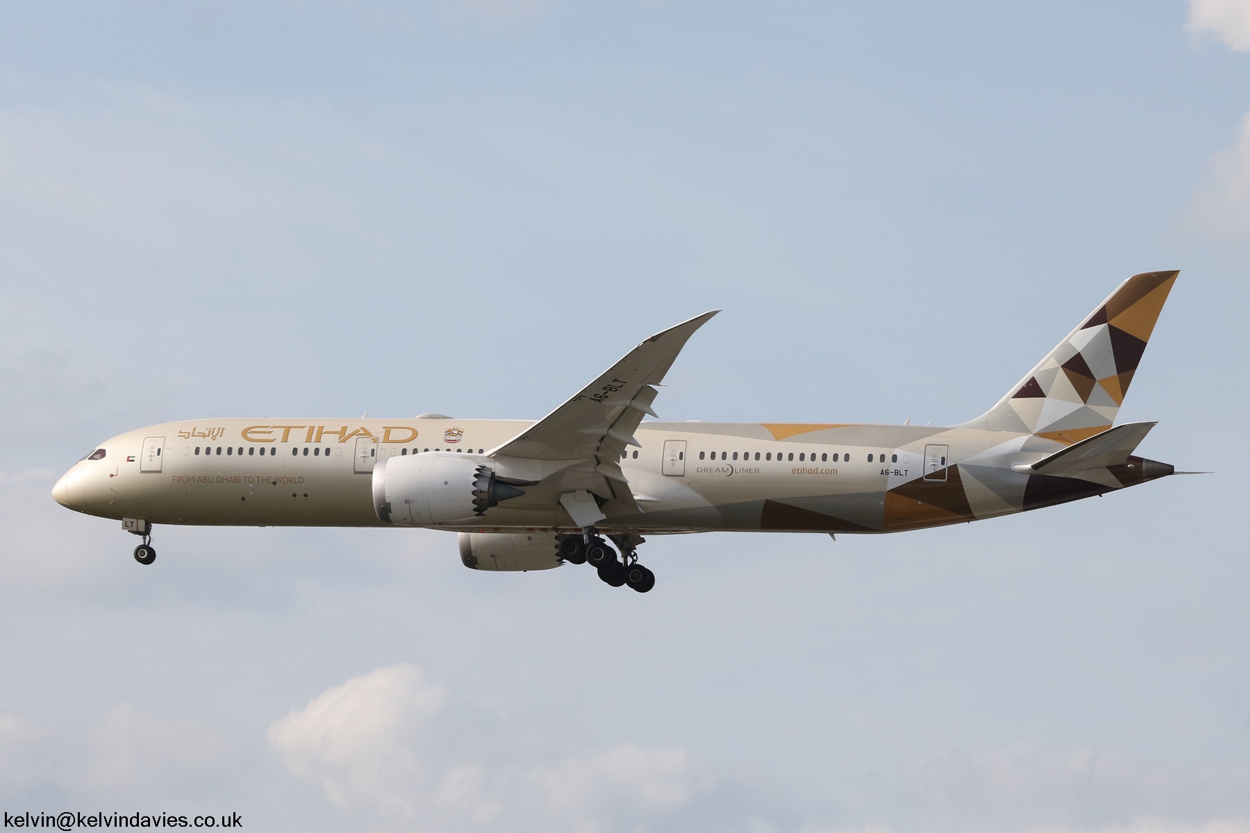 Etihad Airways 787 A6-BLT