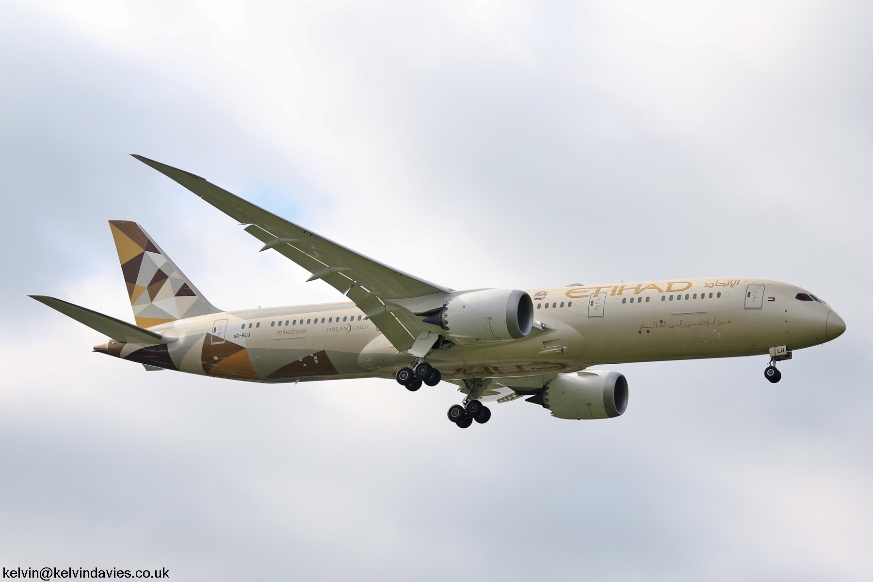 Etihad Airways 787 A6-BLU