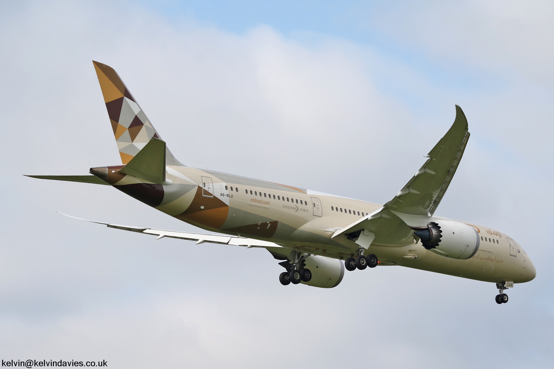 Etihad Airways 787 A6-BLU