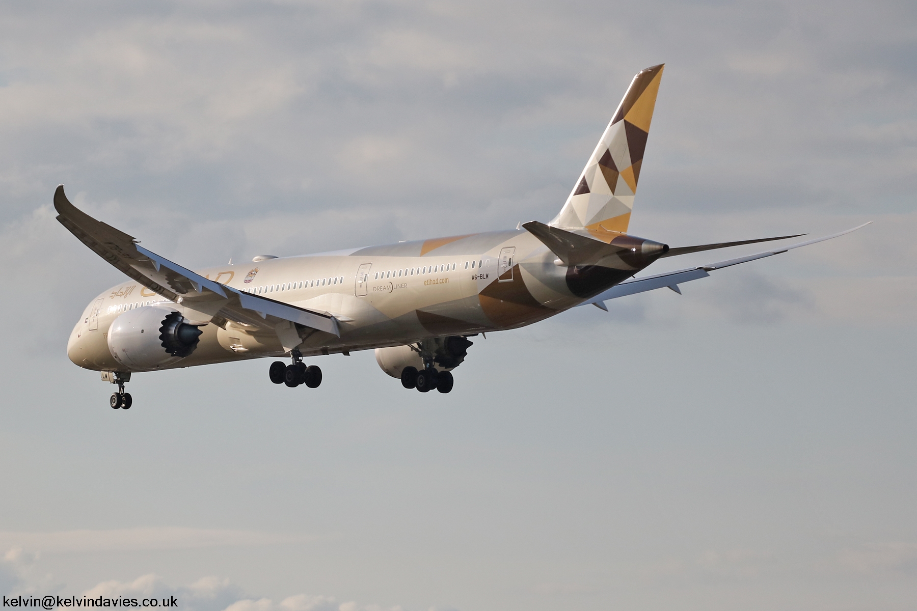 Etihad Airways 787 A6-BLW