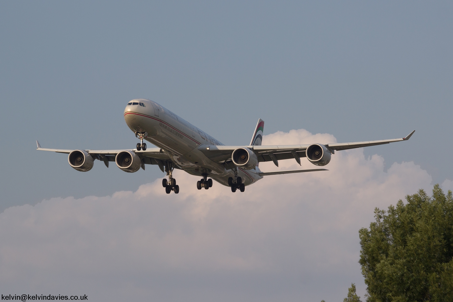 Etihad Airways A340 A6-EHI