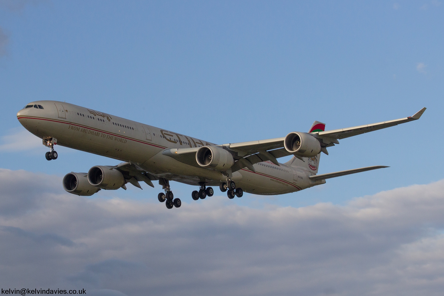 Etihad Airways A340 A6-EHL