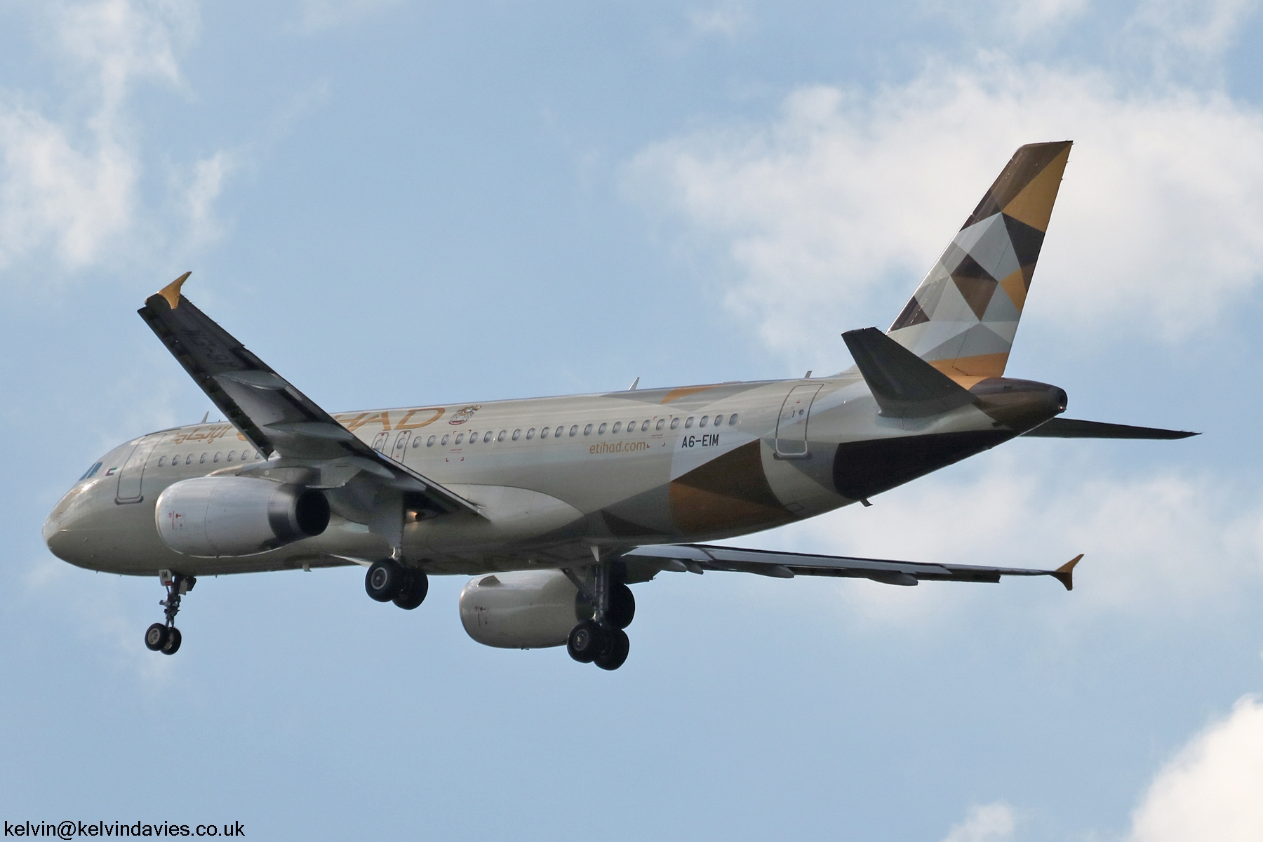 Etihad Airways A320 A6-EIM