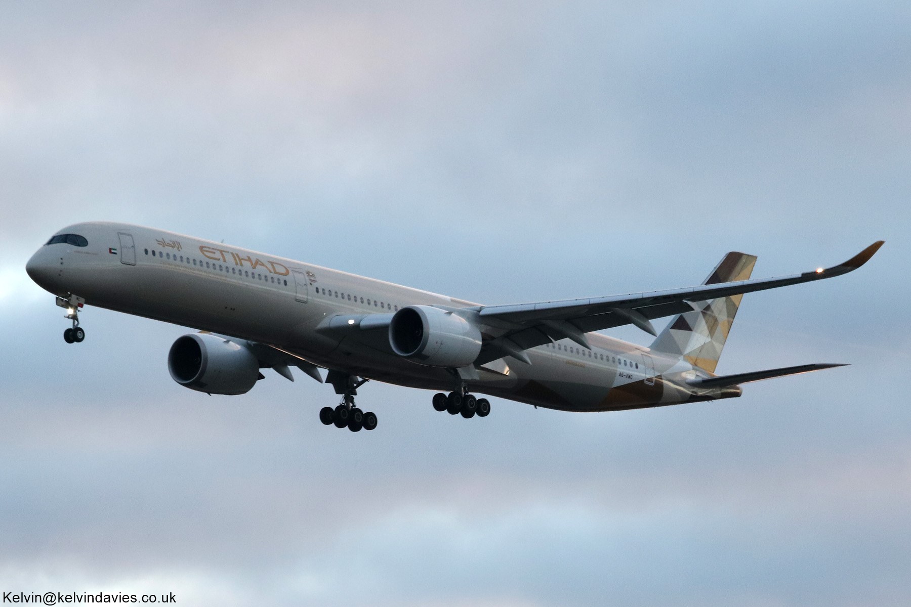 Etihad Airways A350 A6-XWC