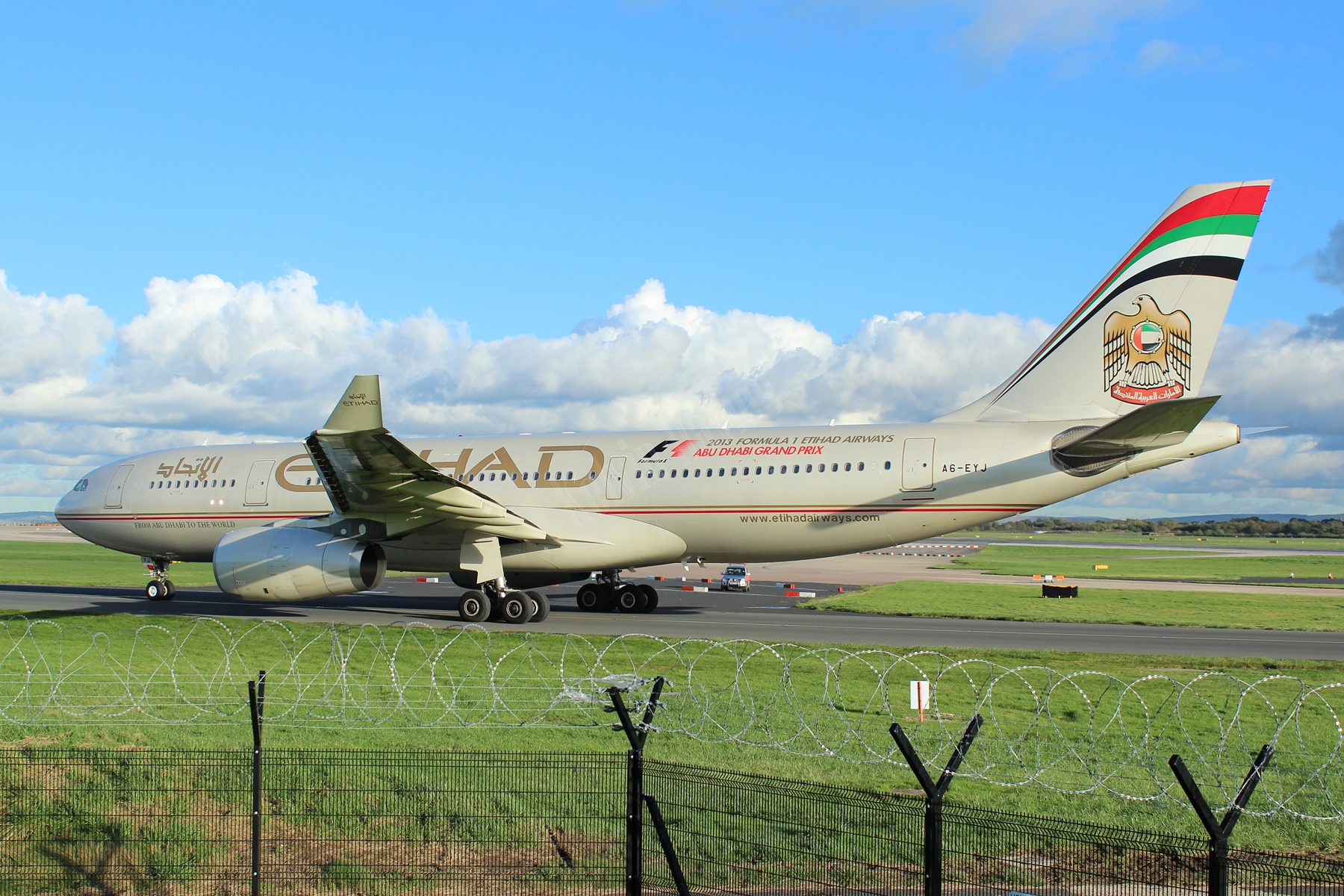 Etihad Airways A330 A6-EYJ