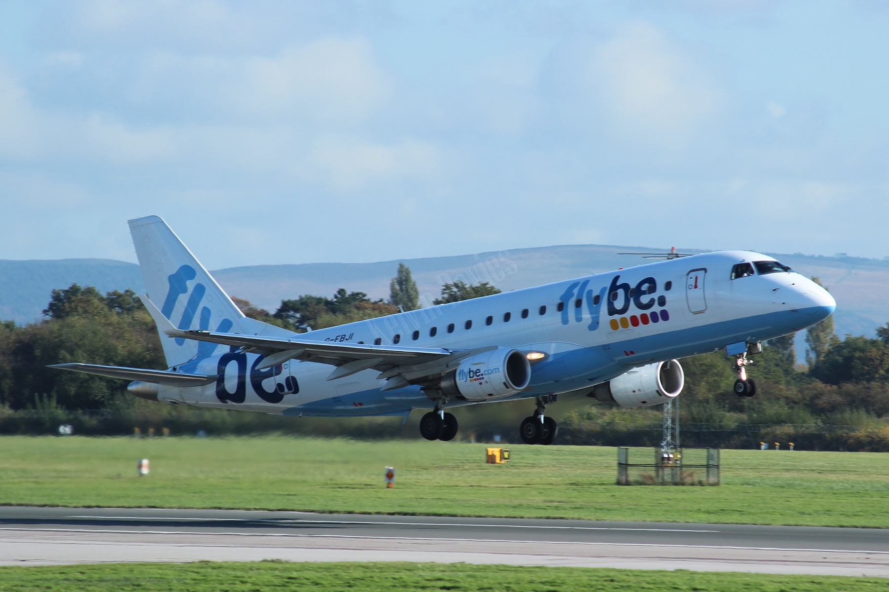 Flybe ERJ170 G-FBJI