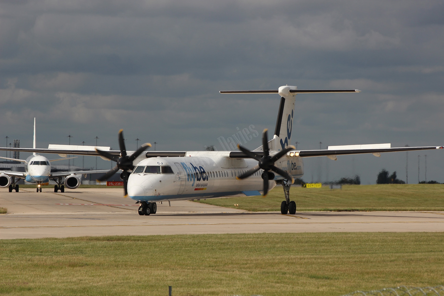 Flybe Dash 8 G-JECJ