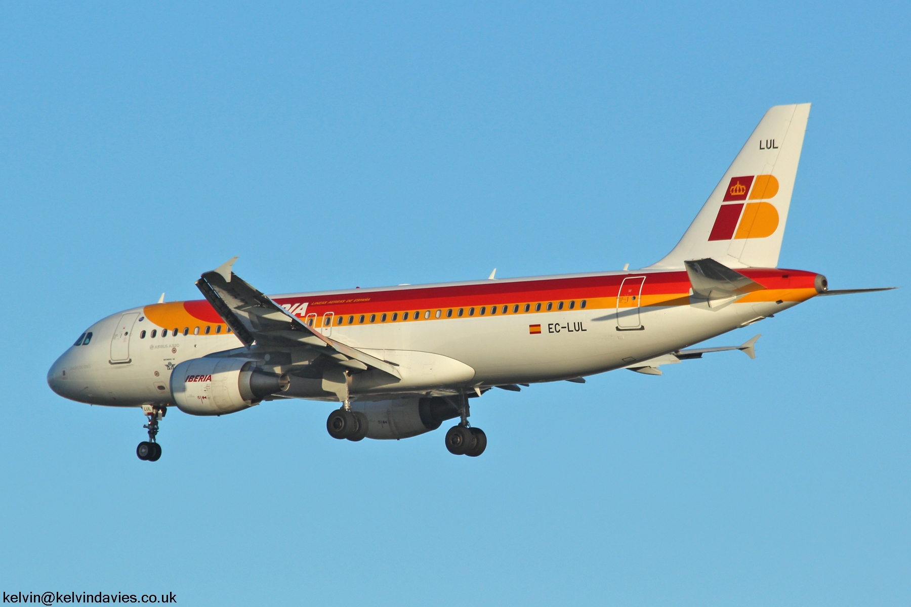 Iberia A320 EC-LUL