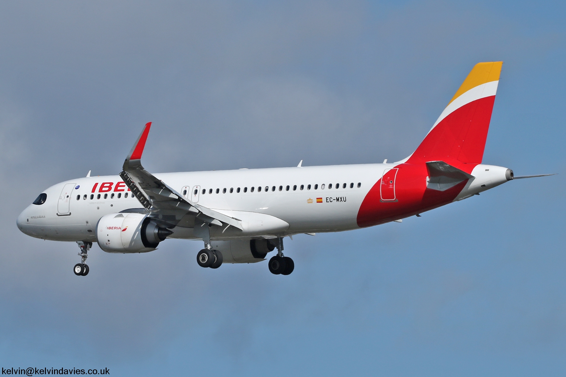 Iberia A320 EC-MXU