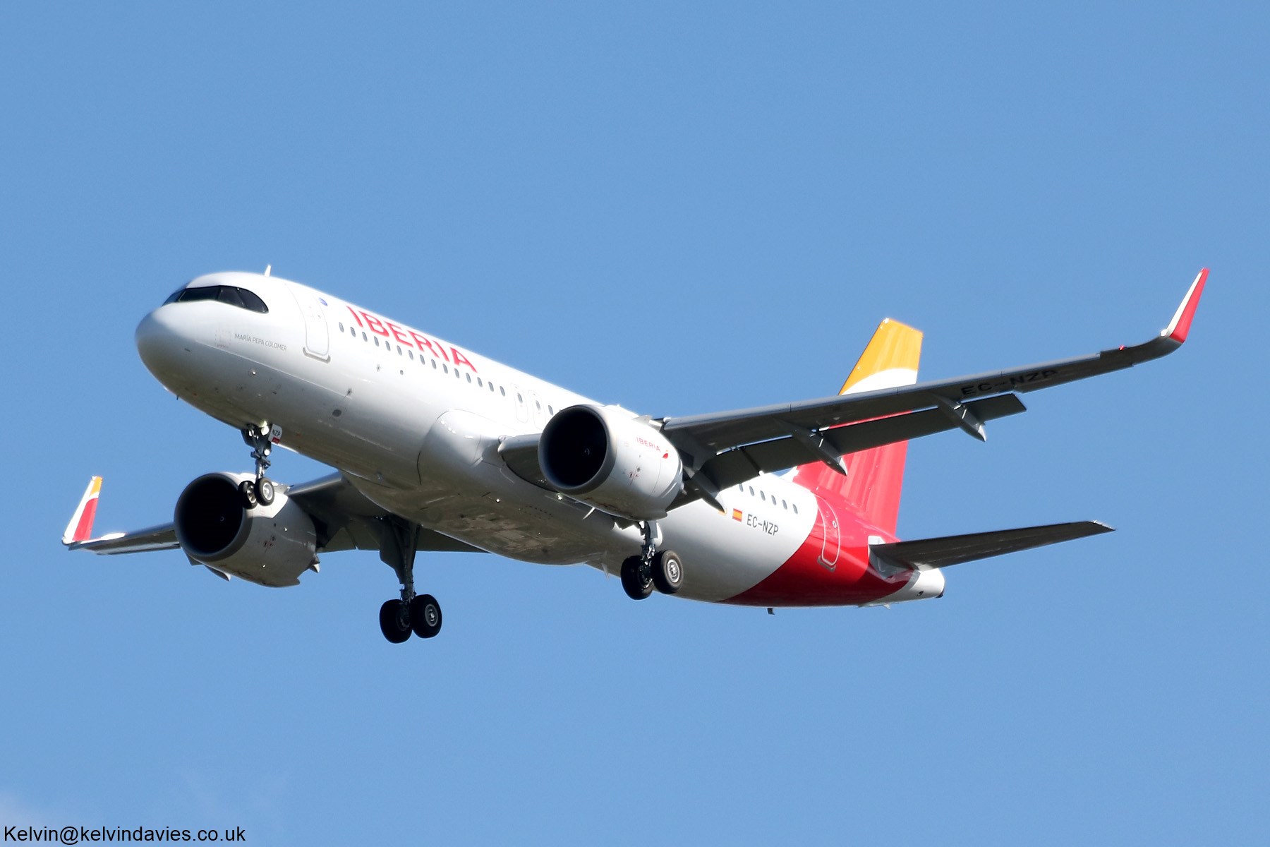 Iberia A320 EC-NZP