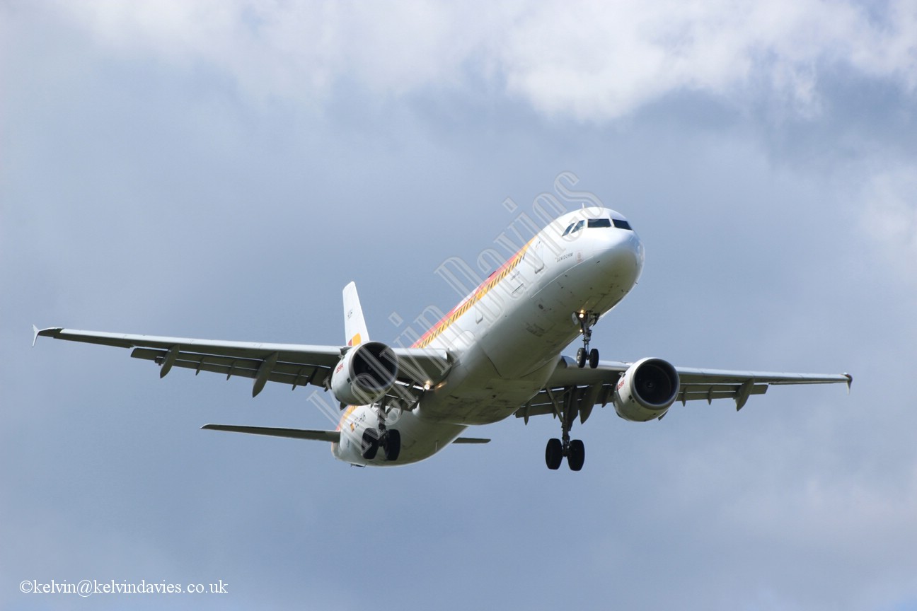 Iberia A321 EC-HUH