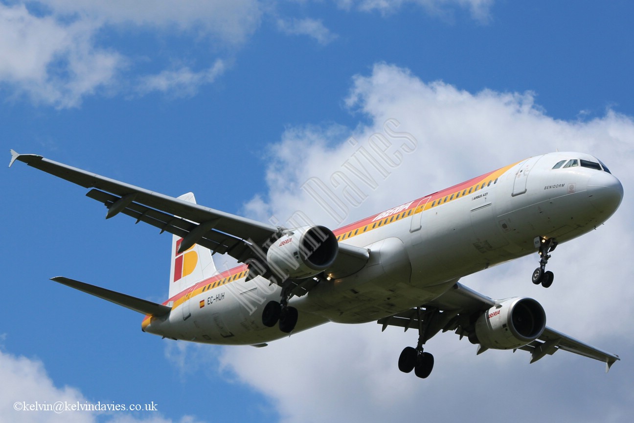 Iberia A321 EC-HUH