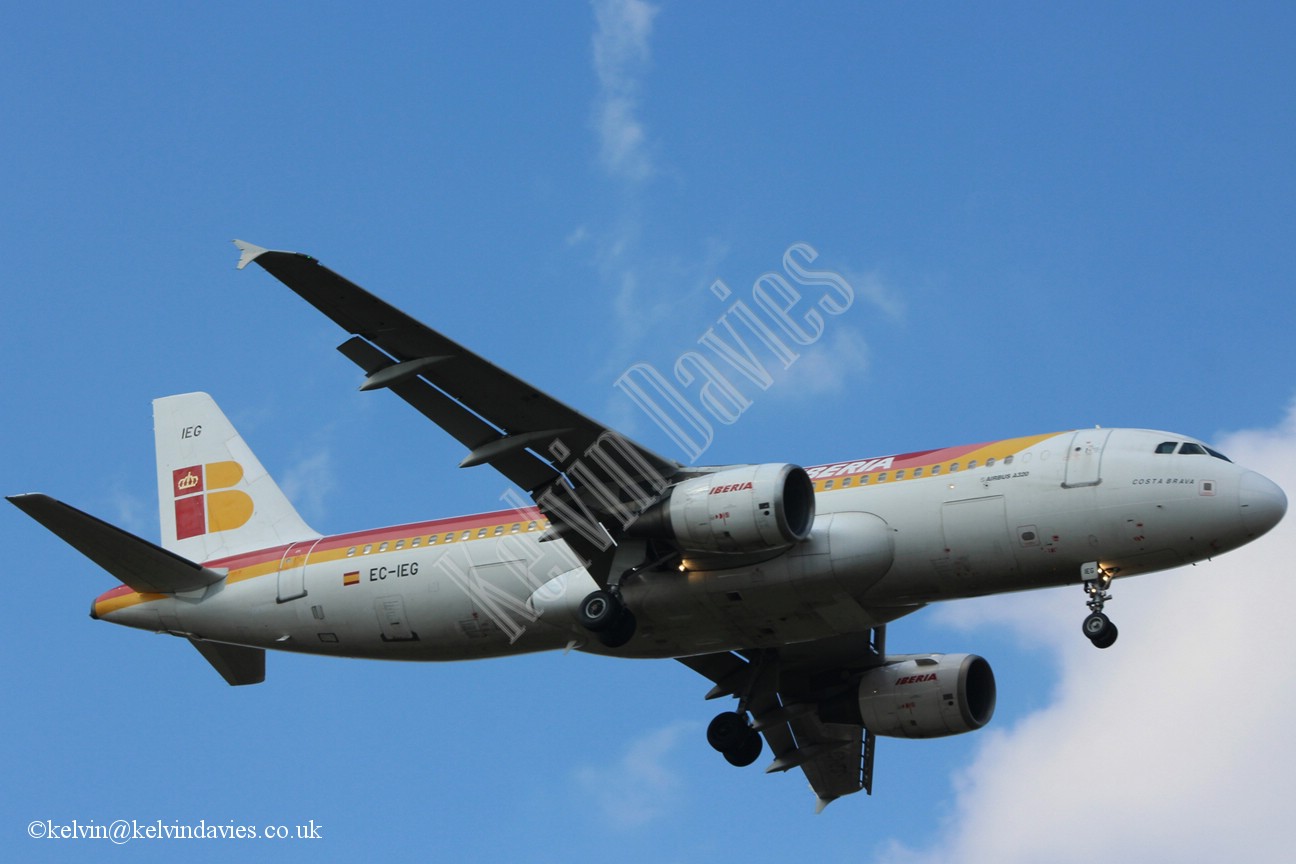 Iberia A320 EC-IEG